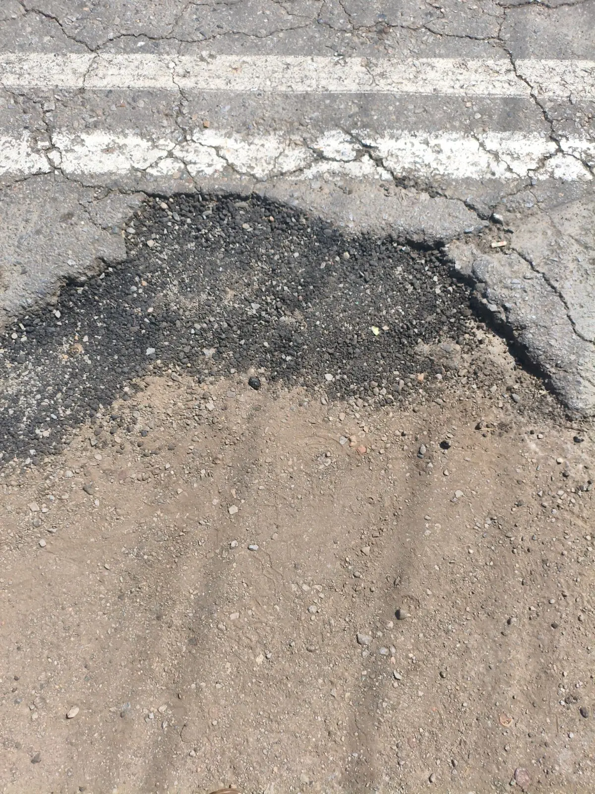 Foto del hueco en Avenida Zamora, Los Guayos