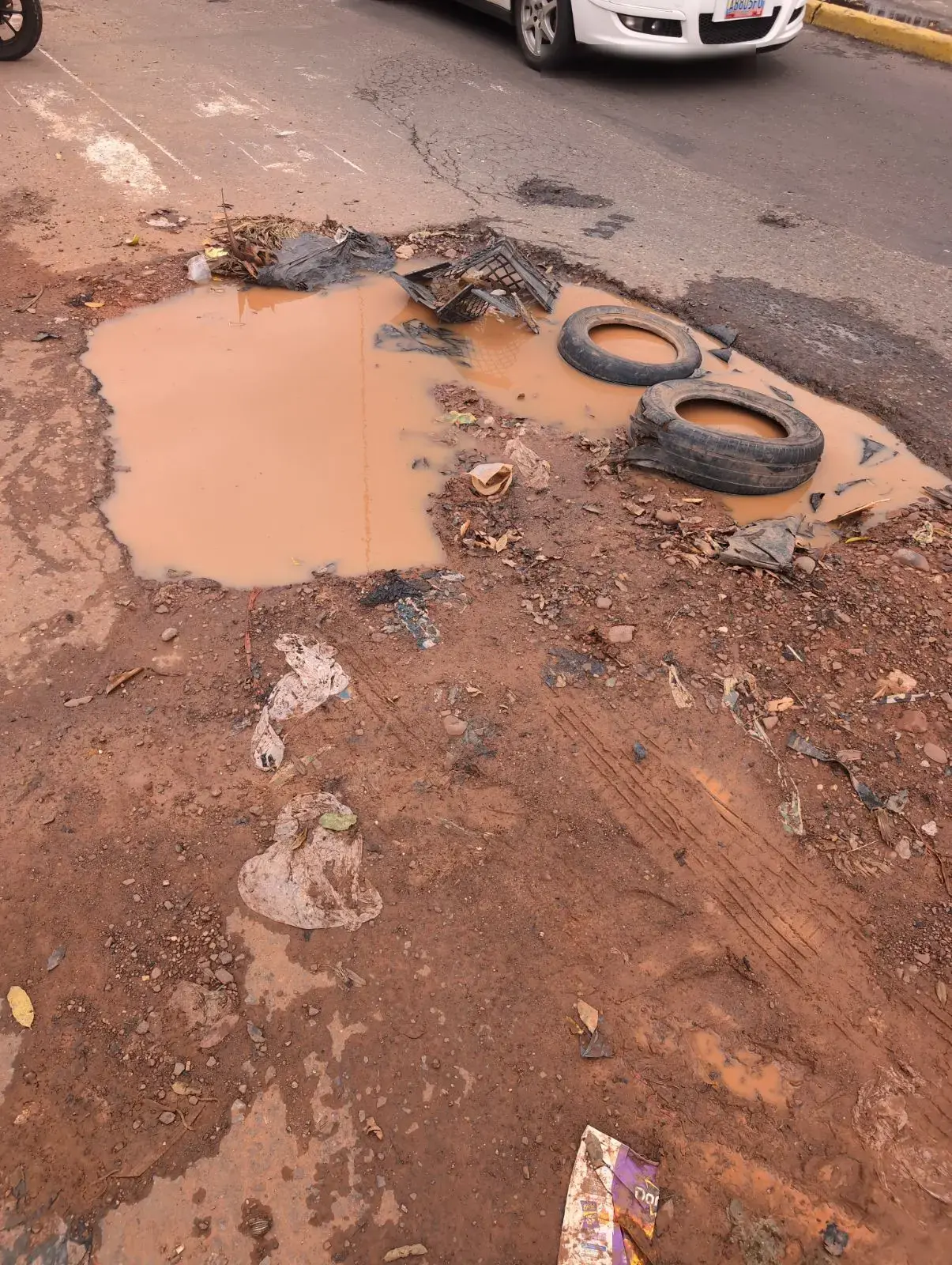 Foto del hueco en Avenida Los Augustinos, San Cristóbal